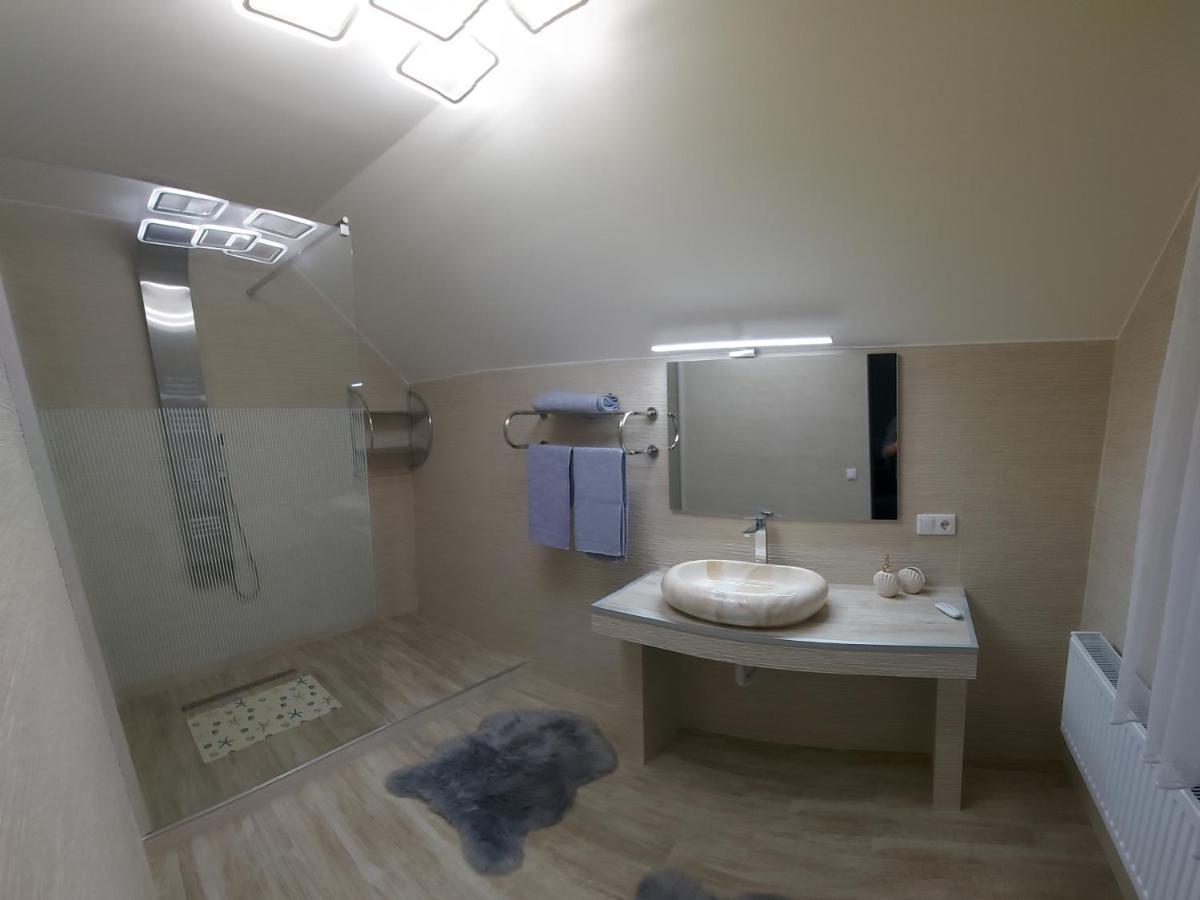 Vila Rhs Host Bistriţa Exteriér fotografie